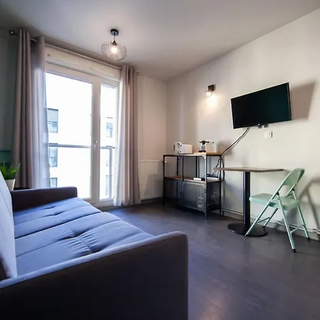 Le Petit Hector -studio Cosy Avec Parking -debourg